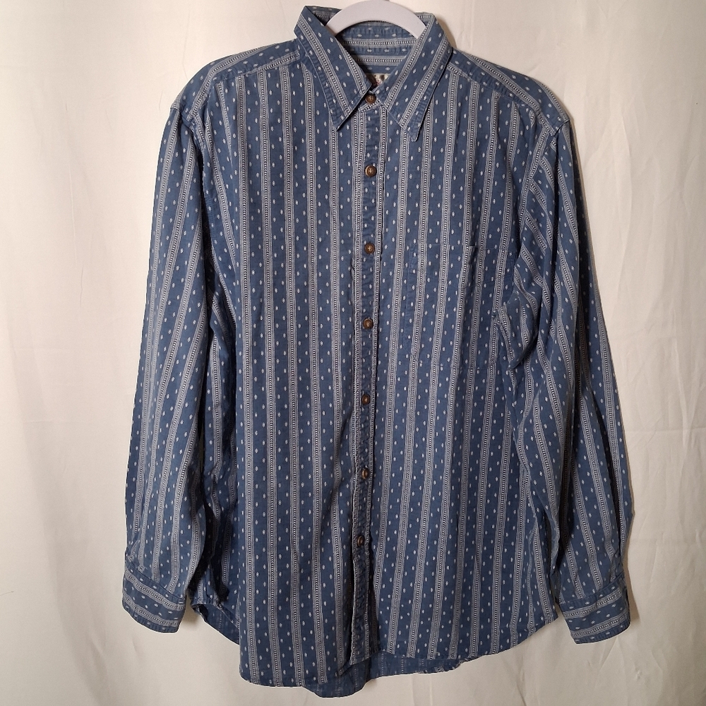 Men’s Blue Patterned Button-Up Shirt – Size M (The Territory Ahead)